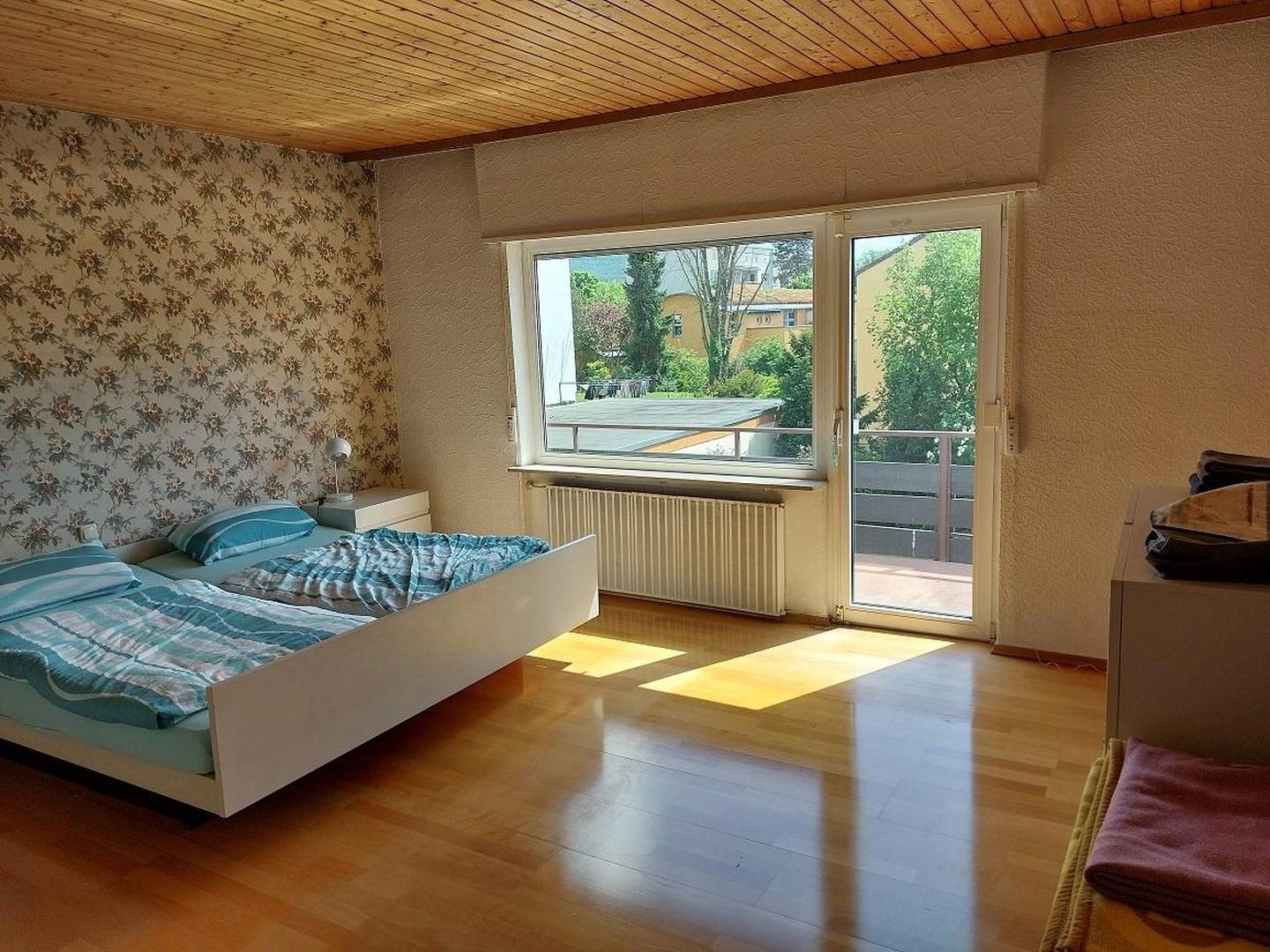 Schlafzimmer 1
