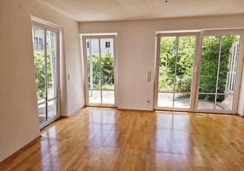 Fensterfront S/O el. Jalousien