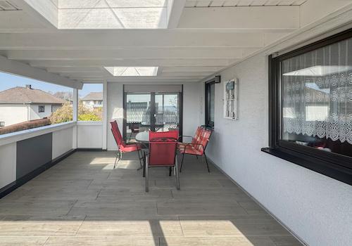 überdachte Terrasse