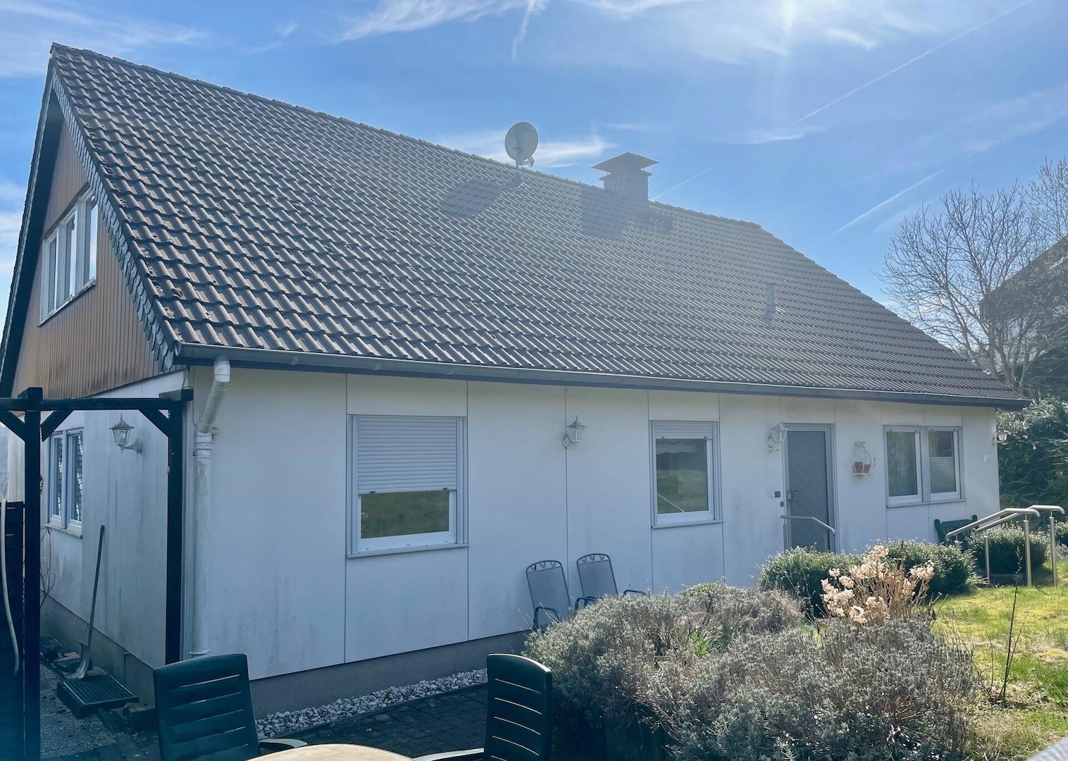 Ansicht mit Hauseingang 