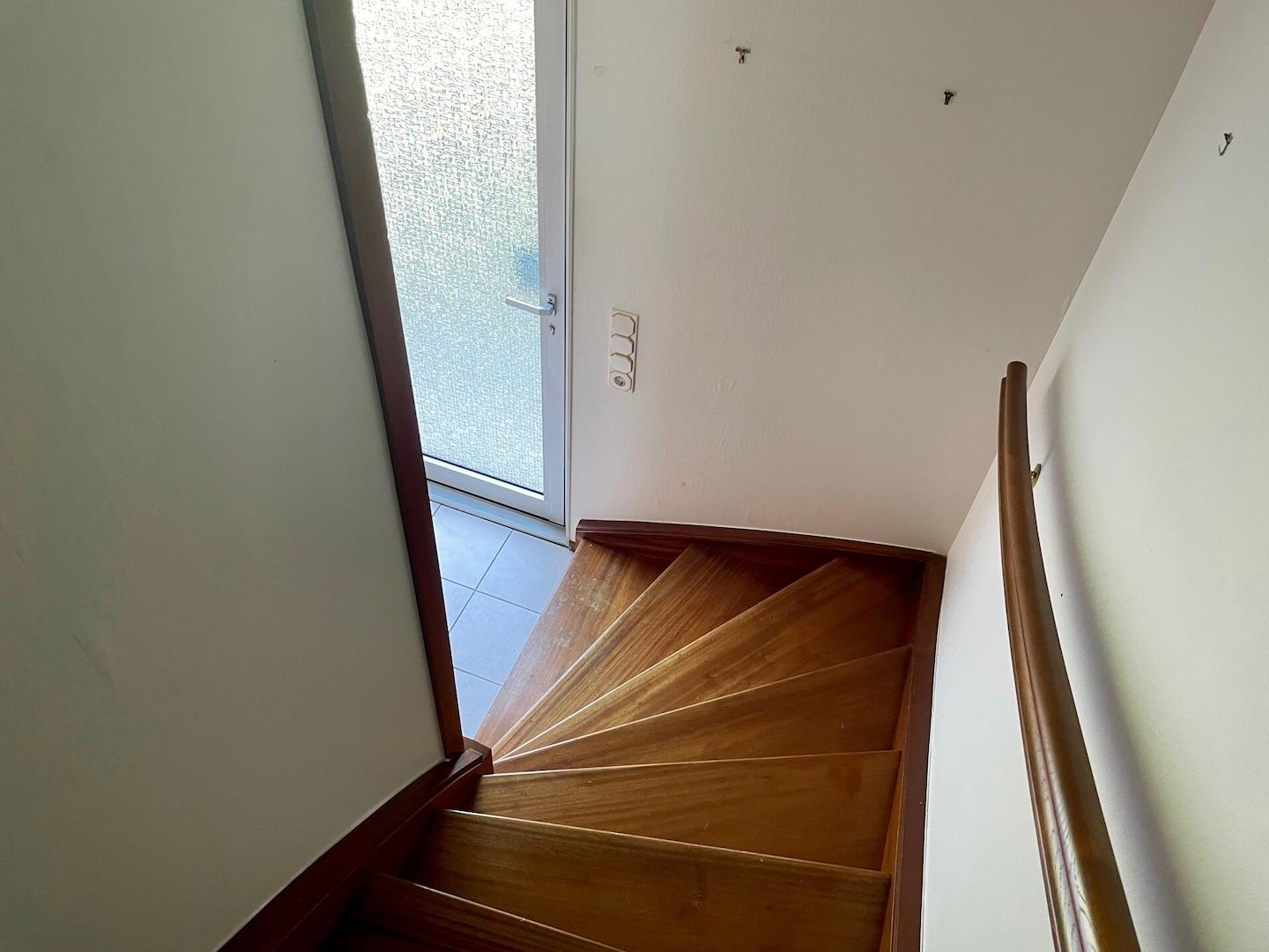 Treppe vom DG zur Haustür