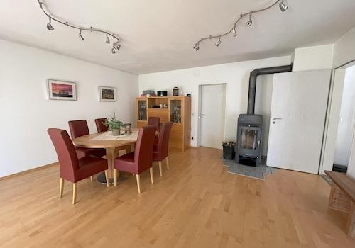 Eßzimmer mit Schwedenofen