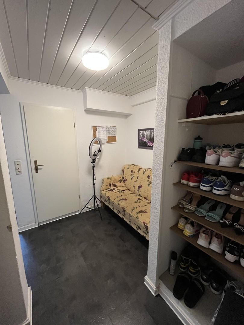 Flur - Blick zur Badezimmertür