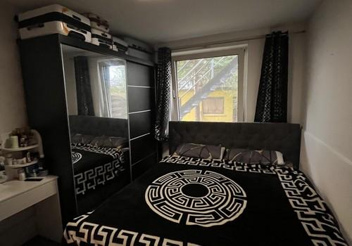 Zimmer_Blick zum Innenhof