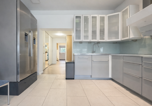 EG Küche Blick Flur