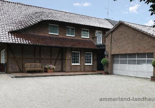 Haupthaus mit großzügigem Hof