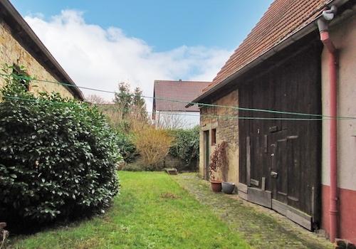 Scheune und Garten