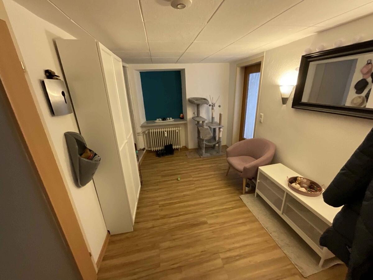 1+2 OG links_Flur_www.villingen.immobilien