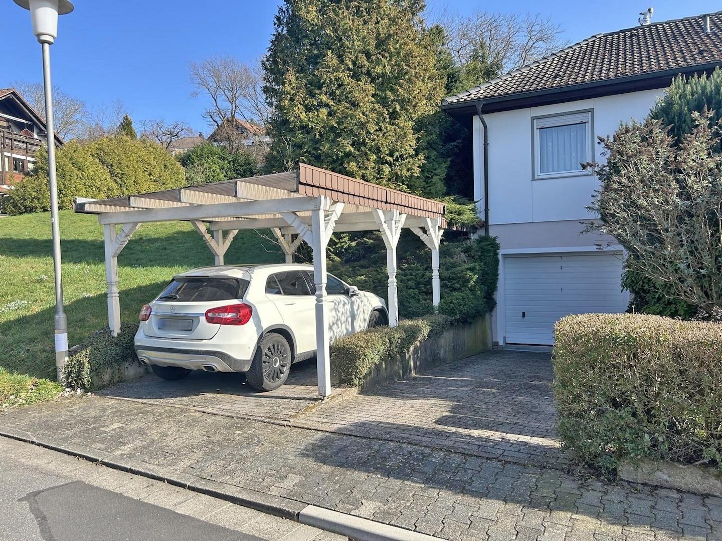 Garage und Carport