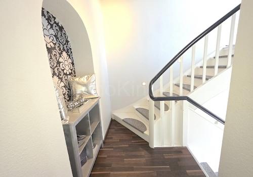 FLURBEREICH / TREPPENHAUS