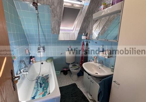 Vorderhaus 1. OG Wohnung recht