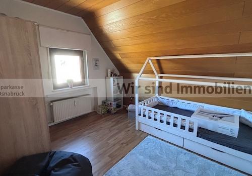 Vorderhaus 1. OG Wohnung links