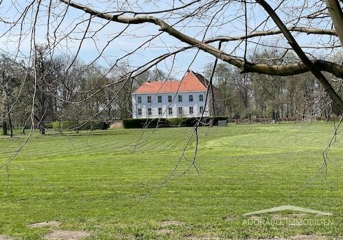Ansicht Schloss Schwante und Garten