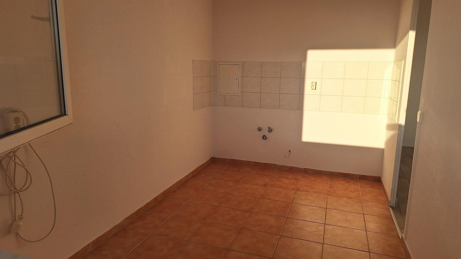 Küche mit Fliesenspiegel