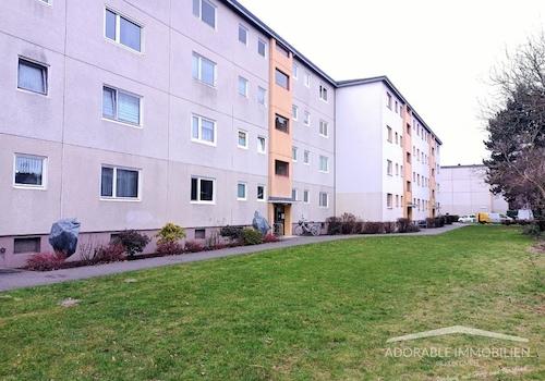 Haus und Grünanlage