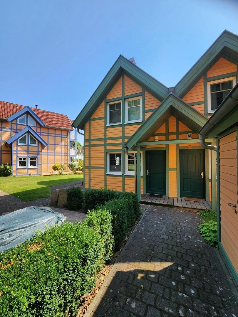 Vorderseite m. Eingang