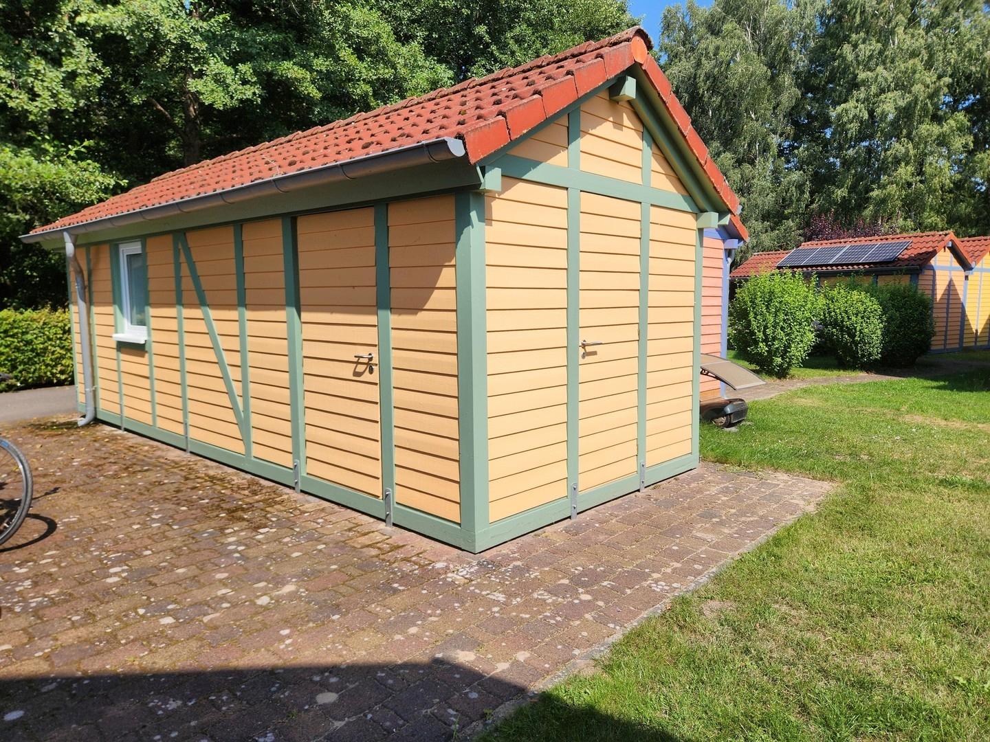 Geräte u. Abstellhaus