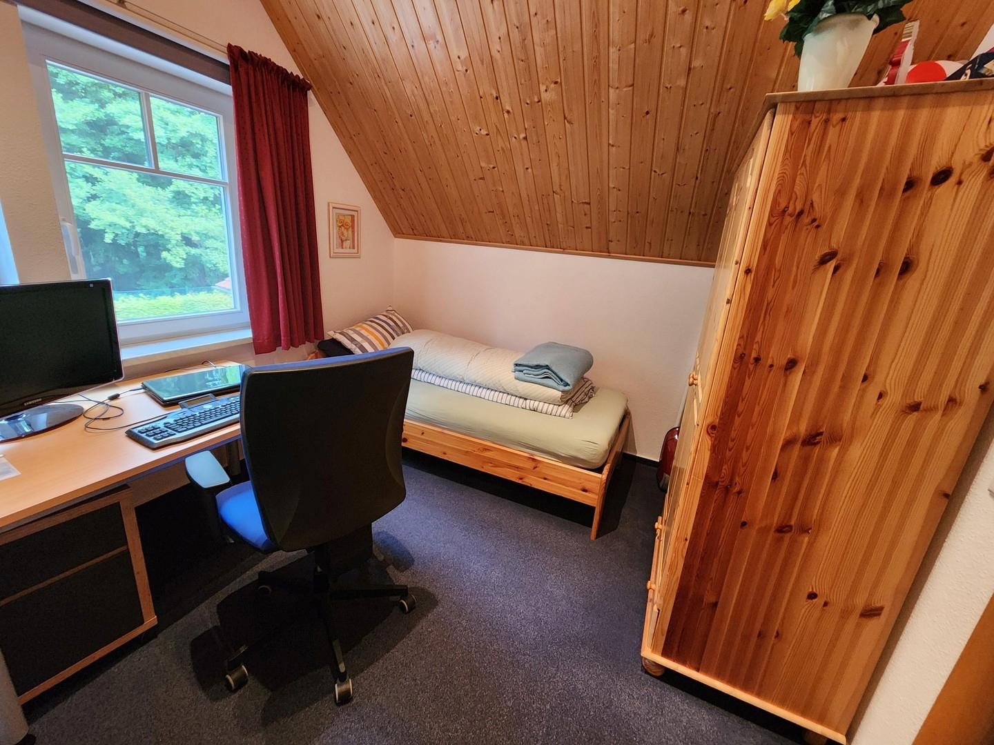 Gästezimmer, Büro 2