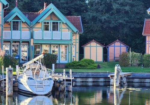 Rückseite mit Liegeplatz