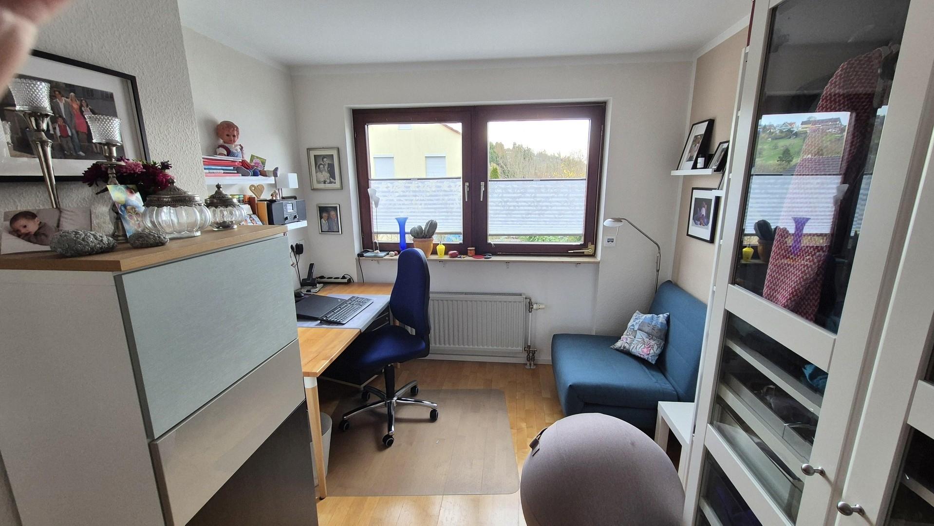 Kinder- oder Arbeitszimmer1