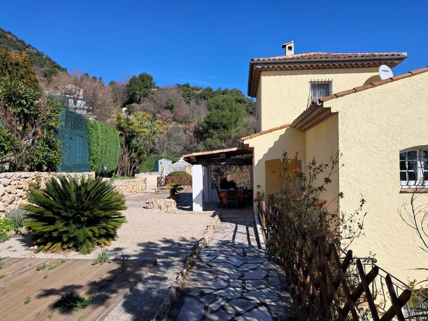 erste Etage vor dem Haupteinga