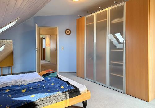 DG Schlafzimmer mit Balkon