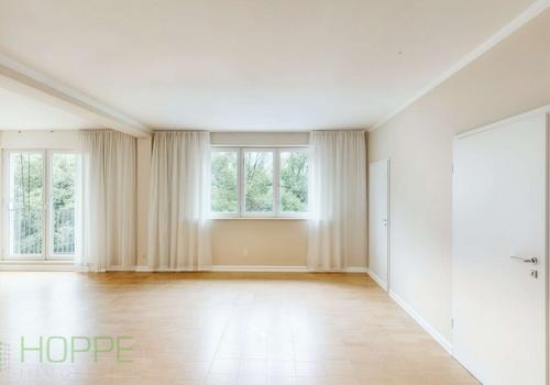 Billardzimmer_defurnished - (KI generiert)