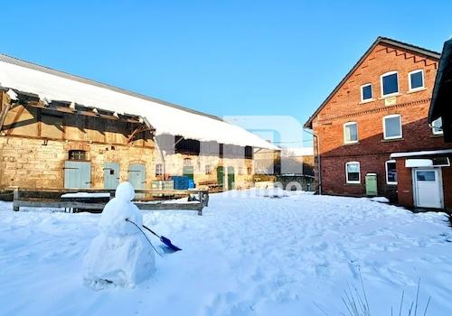 Haupthaus / Stallgebäude / Garagen + Werkstatt