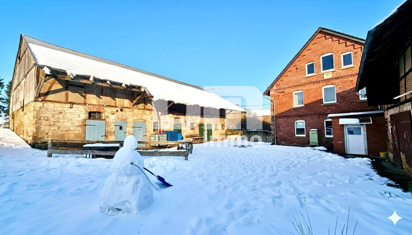 Haupthaus / Stallgebäude / Garagen + Werkstatt