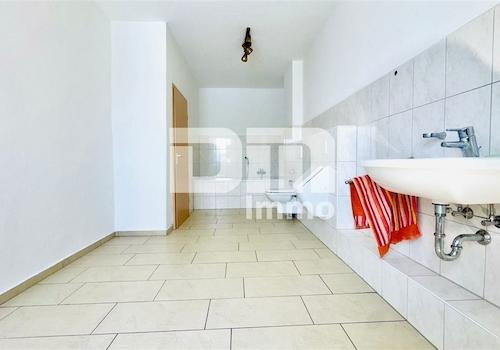 Haupthaus OG Badezimmer / Dusche / Wanne / Urinal