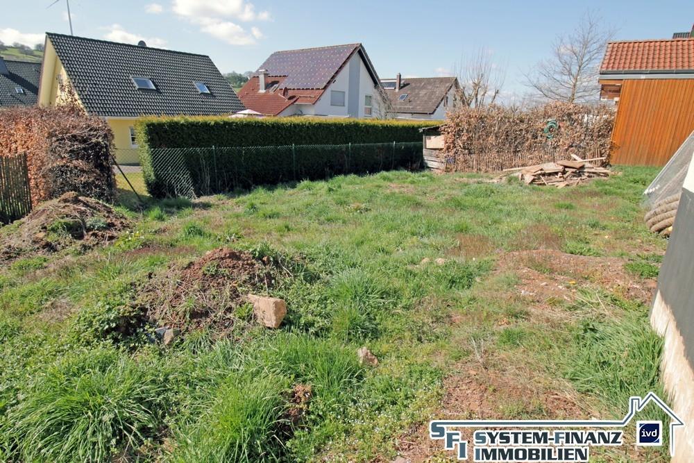 Grundstück rückwärtig