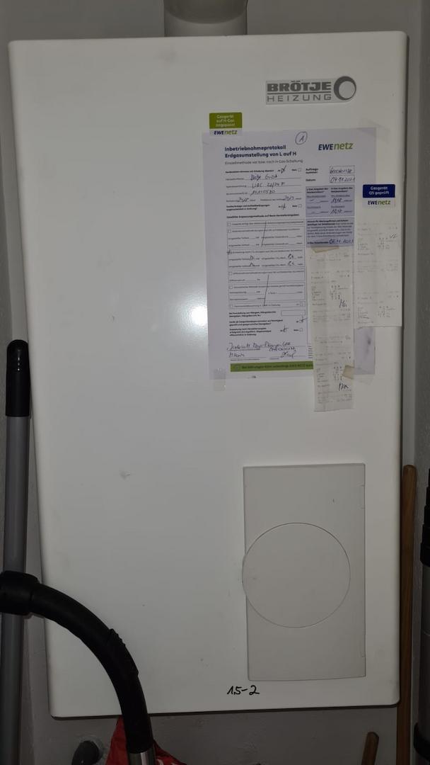 Gas-Brennwert-Thermenheizung mit Warmwasserbereitung