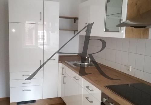 Küche mit Einbauküche