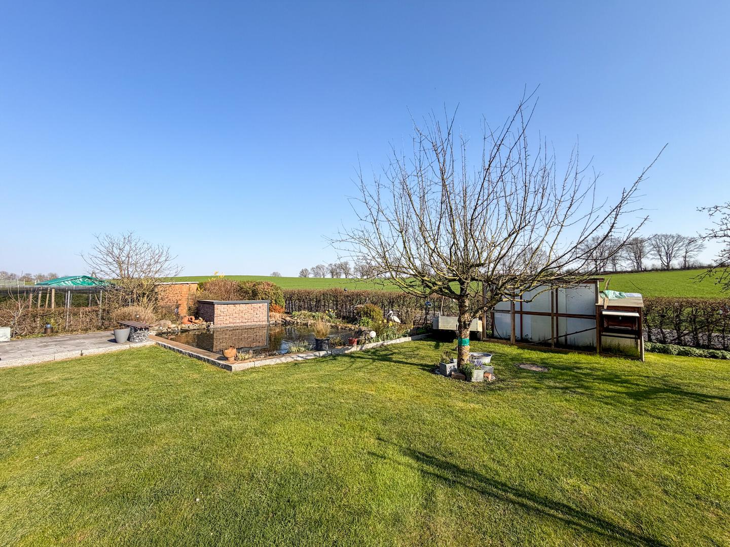 27 Teich und Weitblick