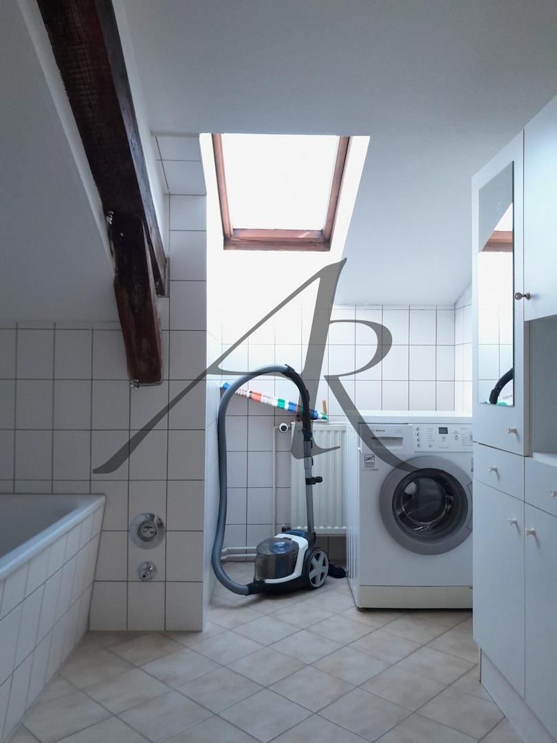 Tageslichtbad mit Badewanne