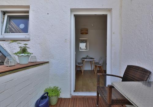 gemütlicher Nischenbalkon