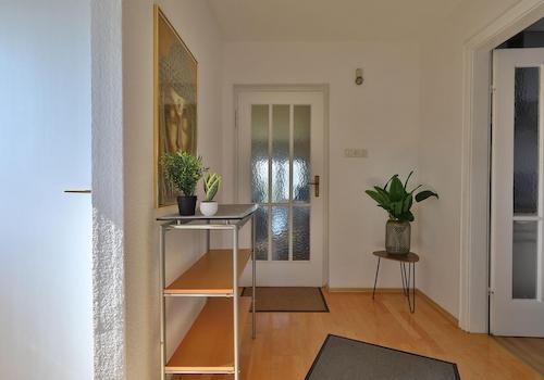 Eingangsbereich mit Parkett