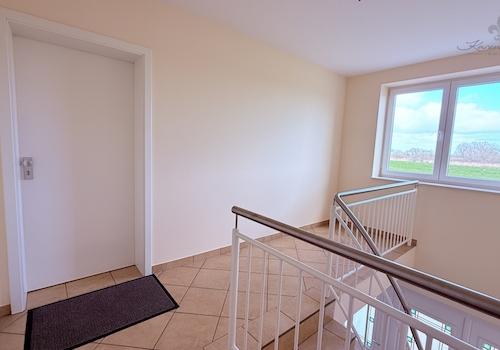 Treppenhaus / Wohnungstür