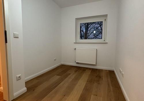 Schlafzimmer (Eichenparkett)