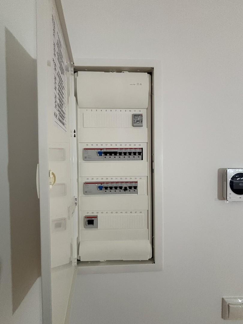 Vollständig neue Elektrik