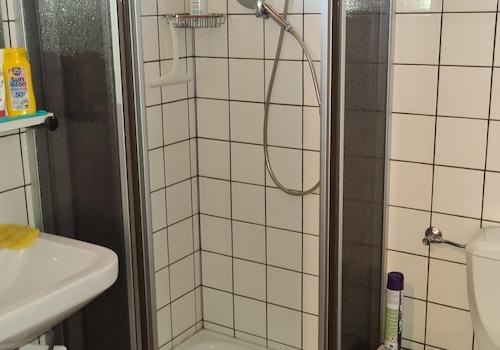Gäste WC mit Dusche