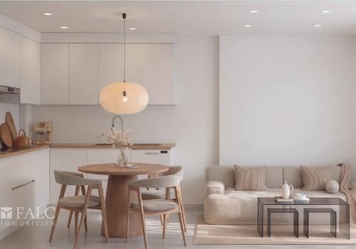 Helles offenes Wohn- und Esszimmer