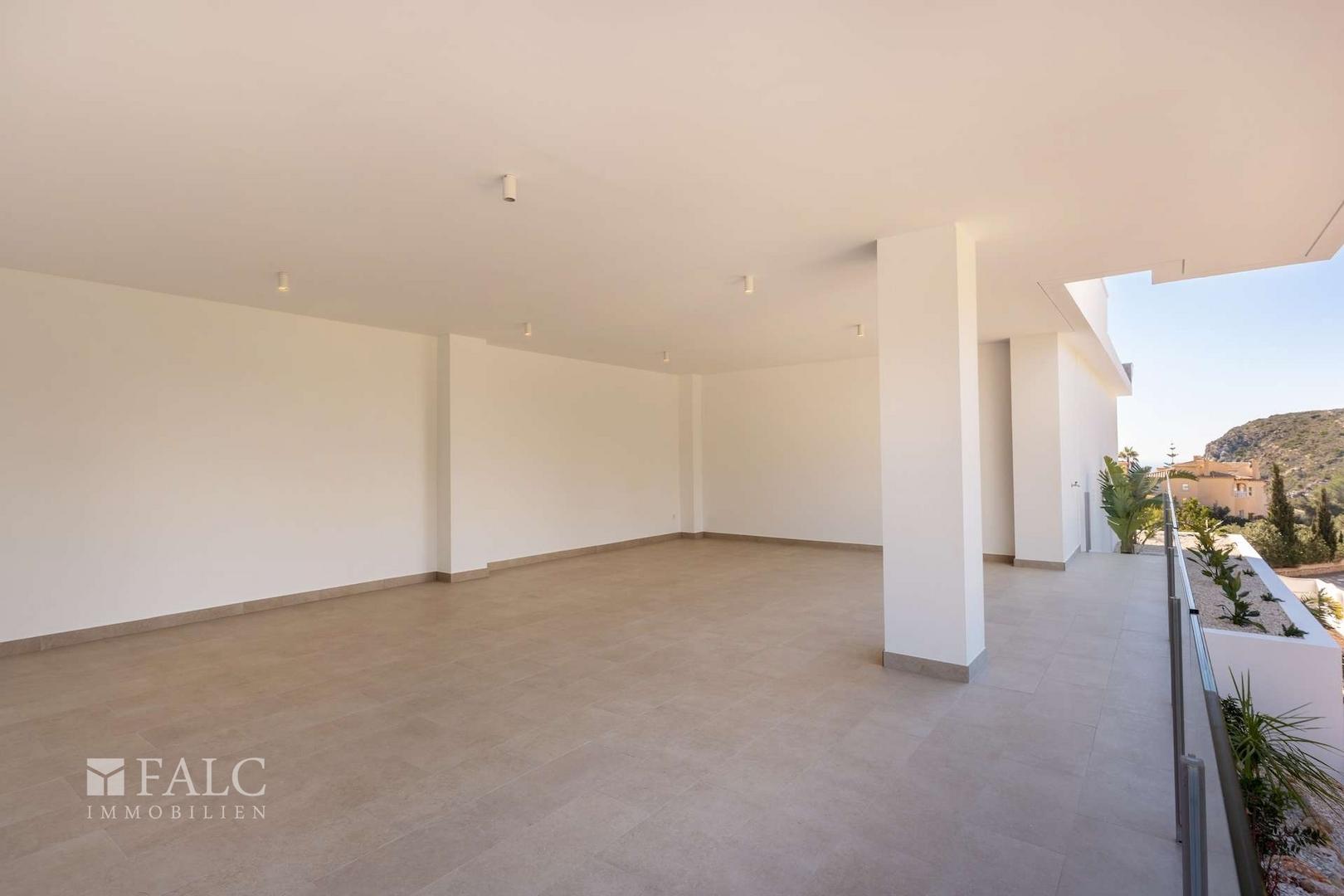 zweite Terrasse - überdacht unter der Villa