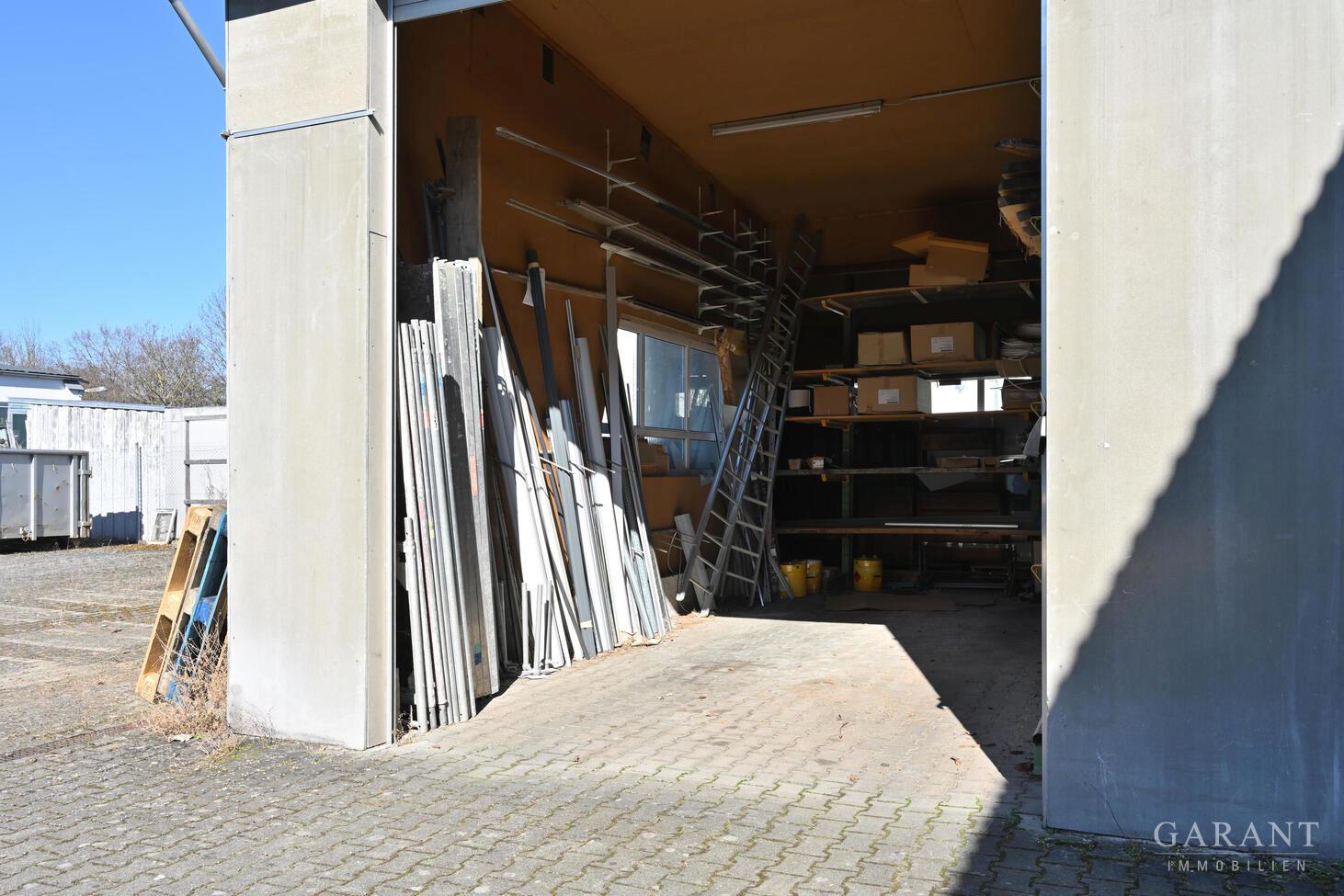 Garage  Lager im Hof