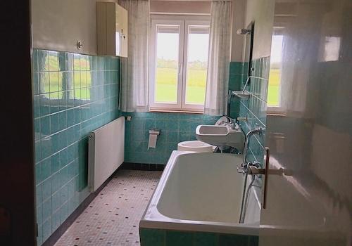 Badezimmer EG