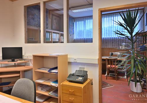 Büro in der Werkstatthalle,