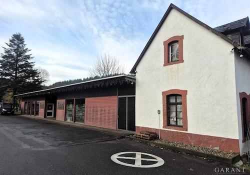 Verkaufsflaeche-u-Lagerhaus