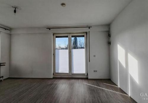 Schlafzimmer o. Büro EG Balkonzugang