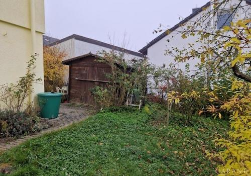 Garten mit Gartenhaus