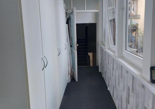 Laubengang zur Wohnung im Hinterhaus - Teil 1